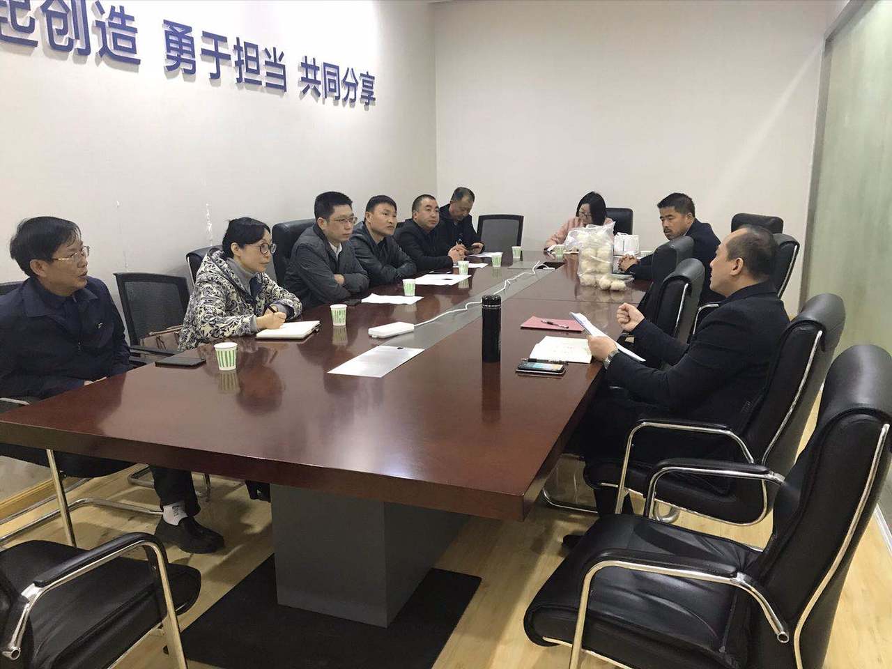 1969715074.jpg 1969715074.jpg