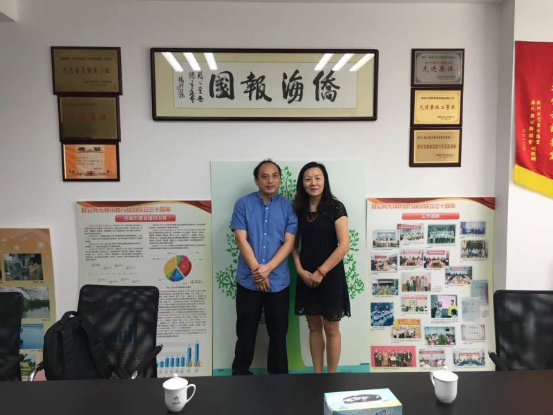 1469774772137232.jpg 20160725高慧主委与中科院研究员合影.jpg