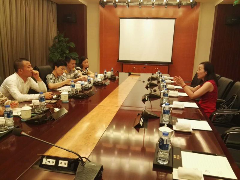 1469774265138157.jpg 高主委与邓亚萍座谈.jpg