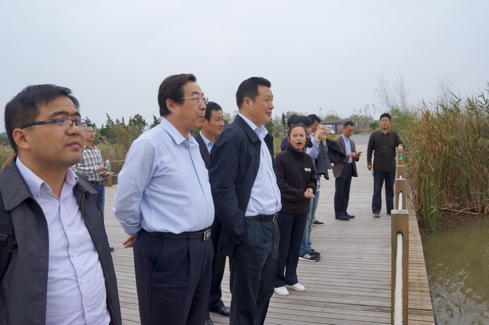 1477383331488238.jpg 1 考察湿地保护情况.jpg